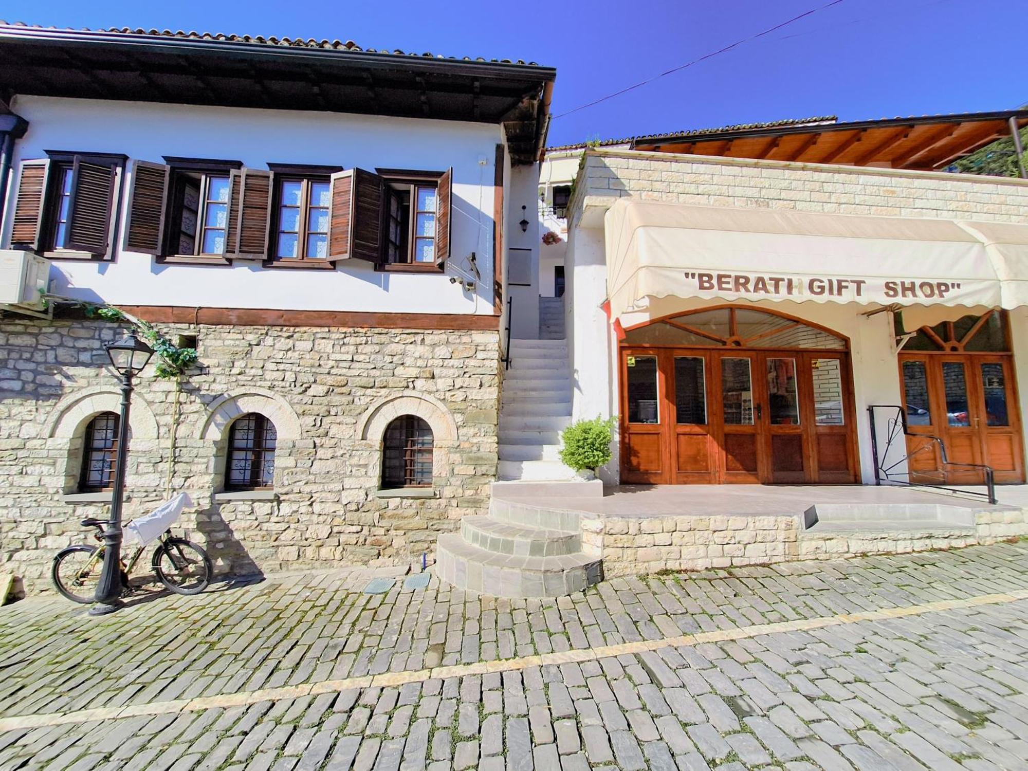 Villa Mishel Suites Берат Экстерьер фото