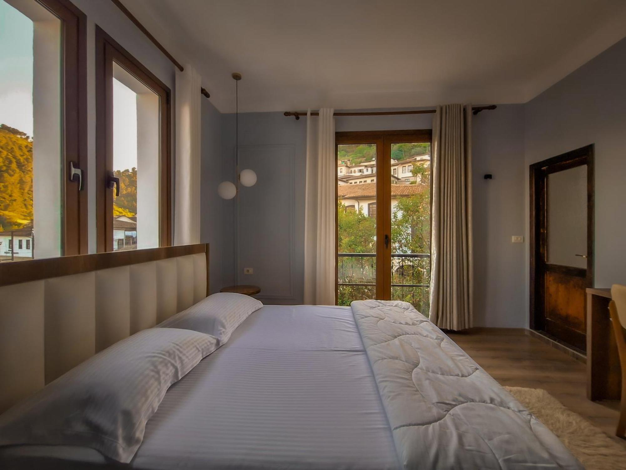Villa Mishel Suites Берат Экстерьер фото