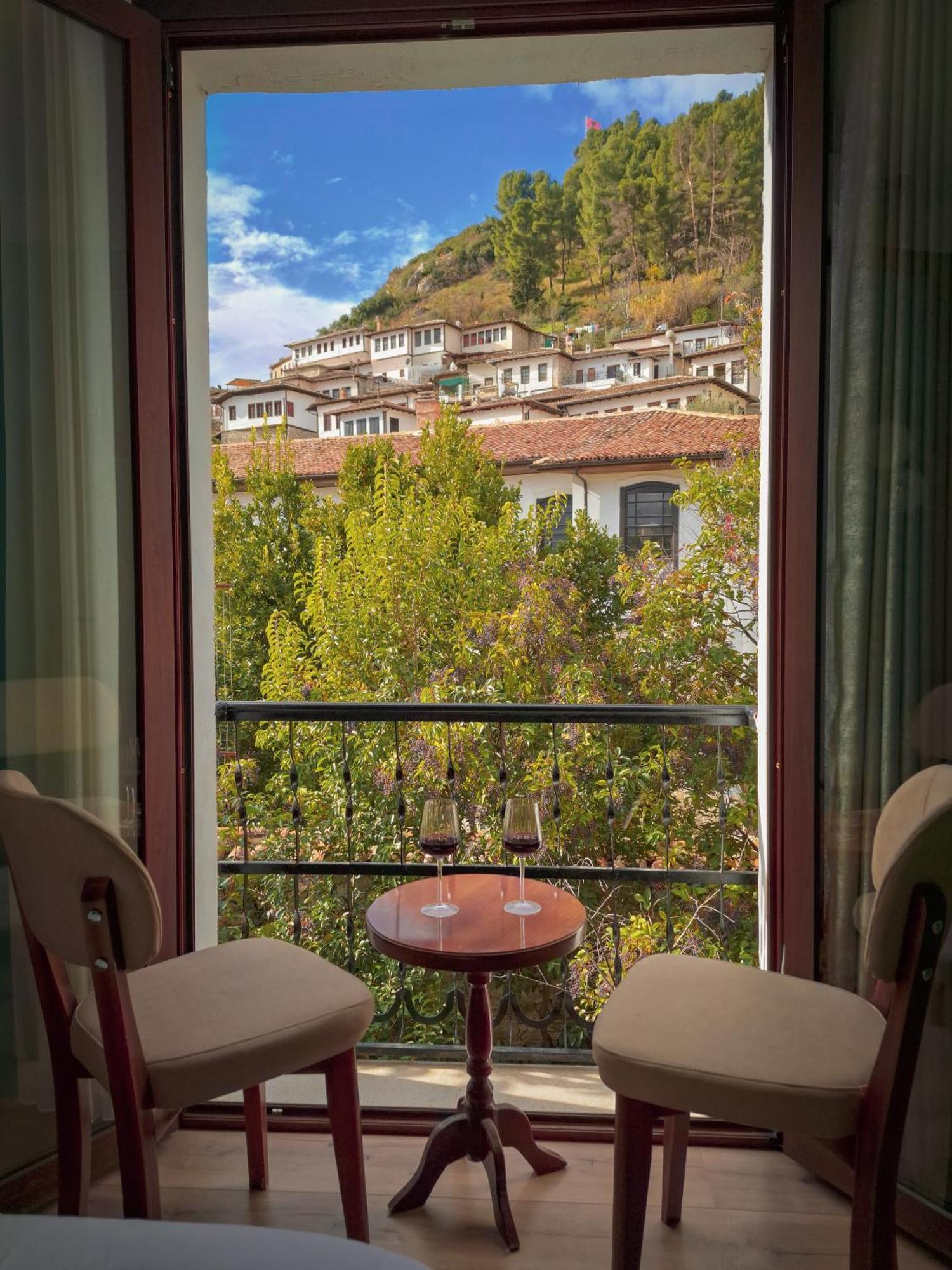 Villa Mishel Suites Берат Экстерьер фото