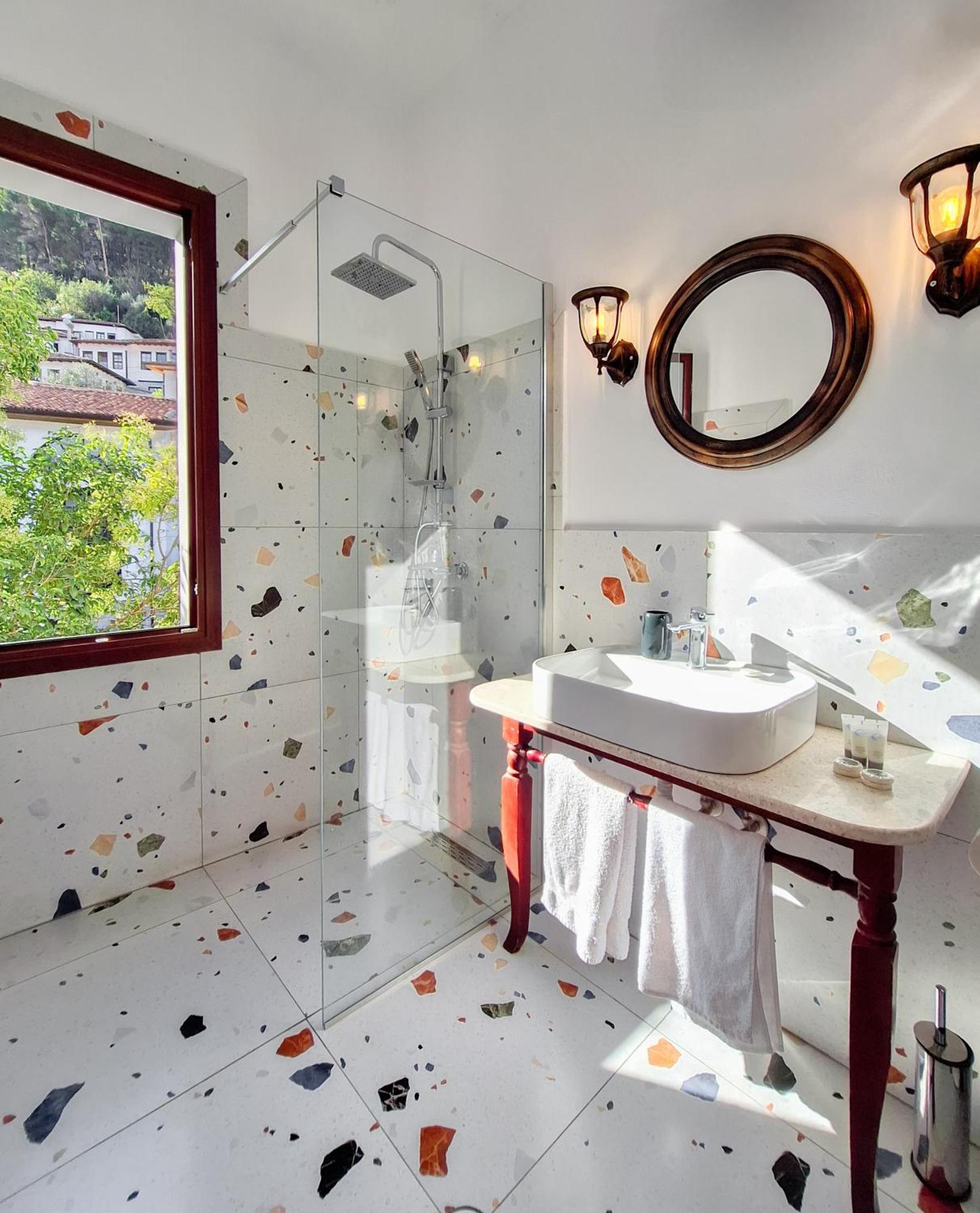 Villa Mishel Suites Берат Экстерьер фото