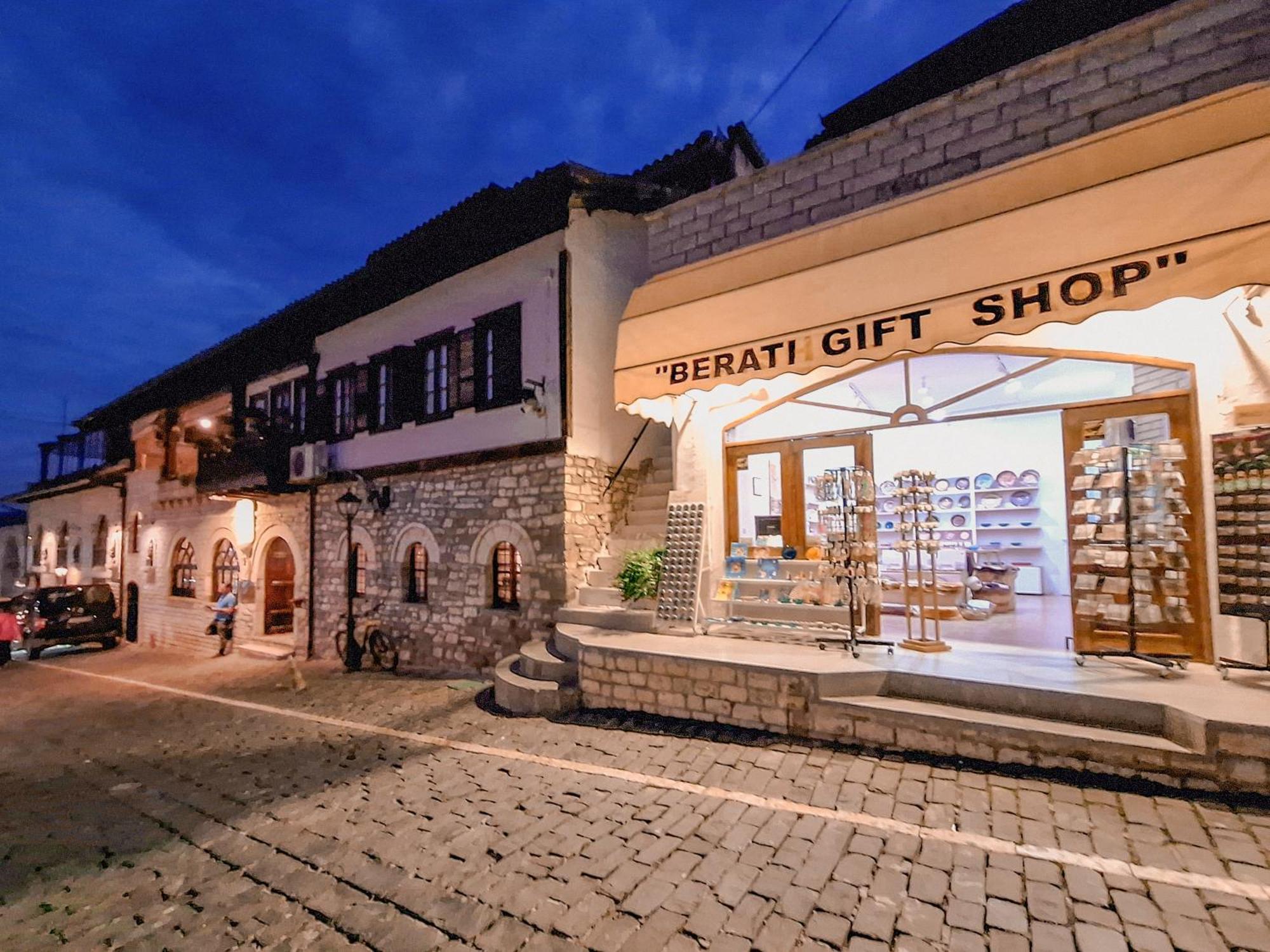Villa Mishel Suites Берат Экстерьер фото