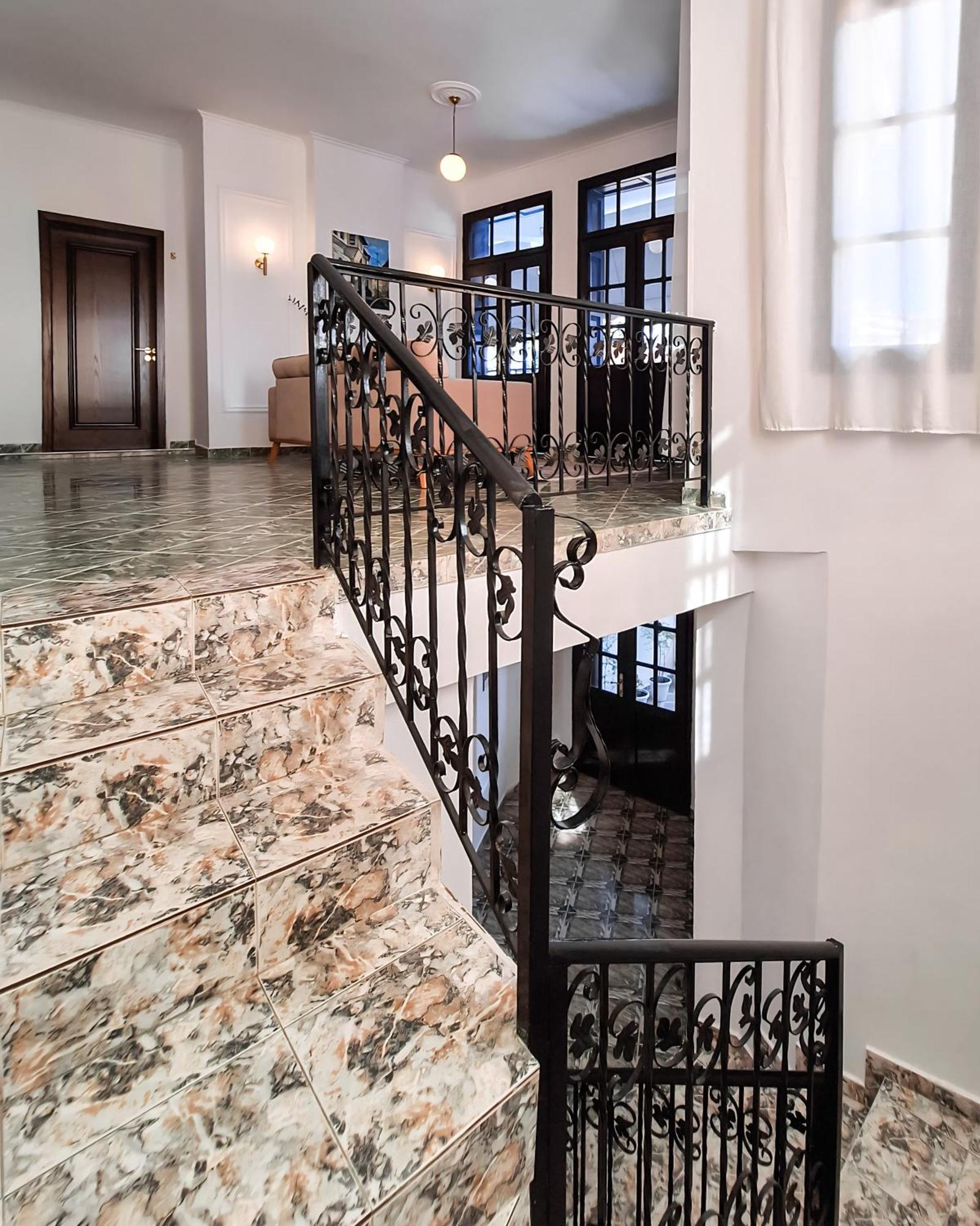 Villa Mishel Suites Берат Экстерьер фото