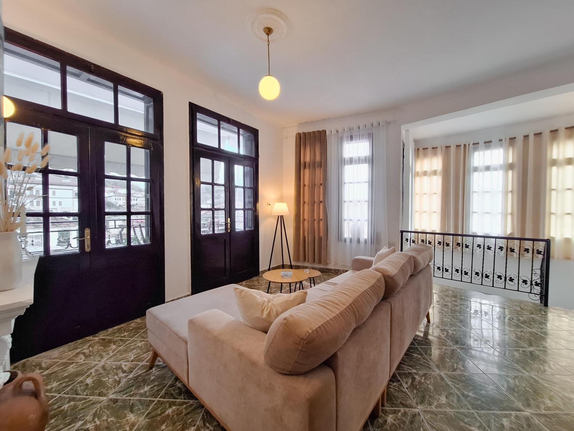 Villa Mishel Suites Берат Экстерьер фото