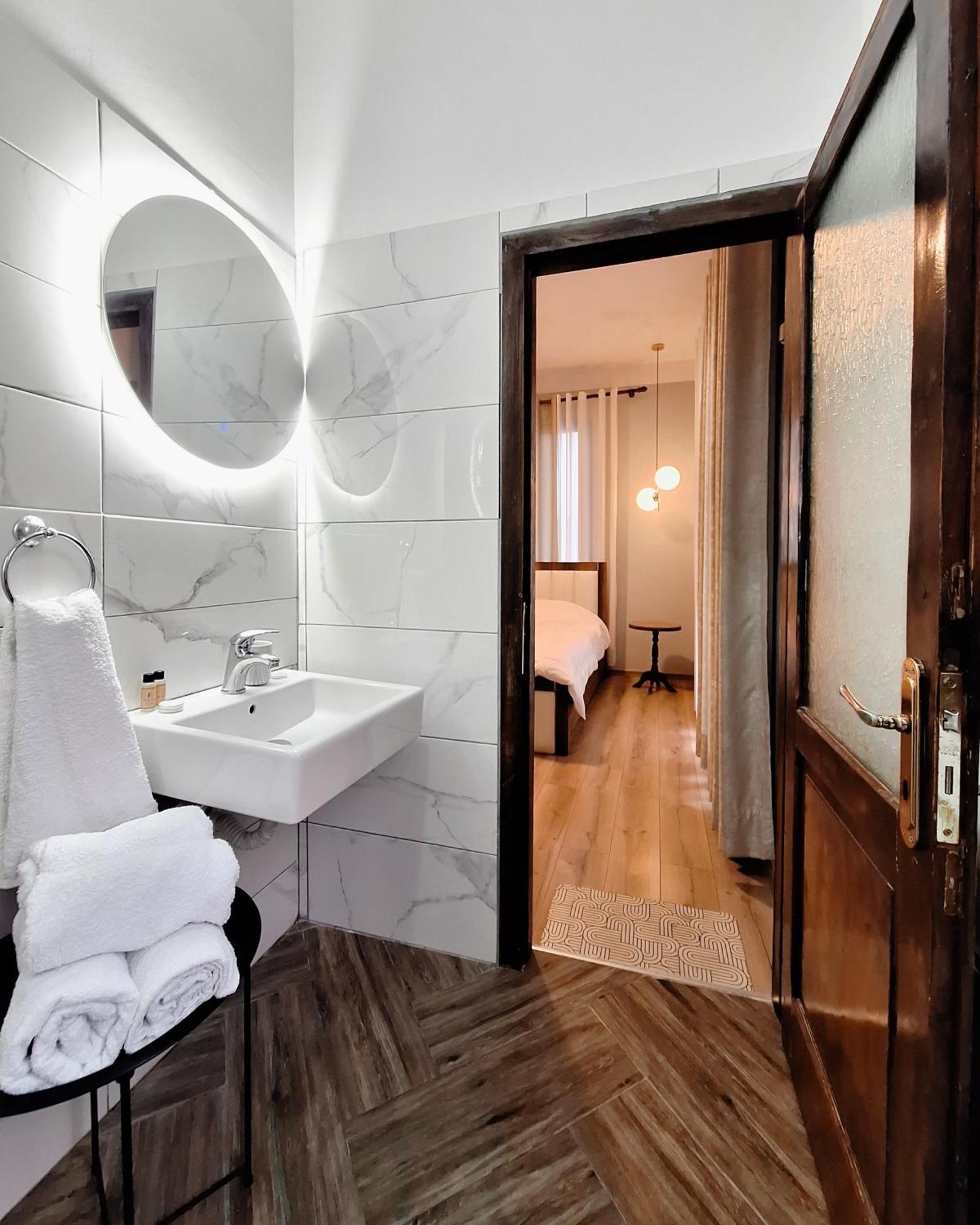 Villa Mishel Suites Берат Экстерьер фото